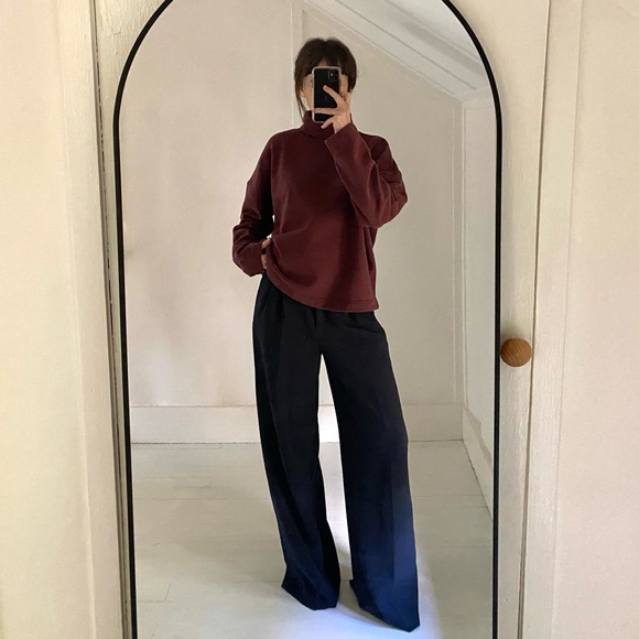 Everlane The Turtleneck Sweatshirt in Espresso - Picture 1 of 12